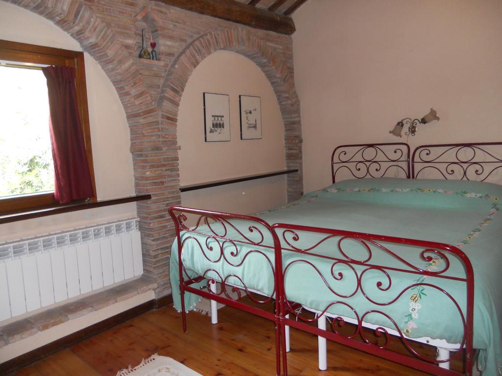 Il Giardino Degli Ulivi Villa Castelraimondo Room photo